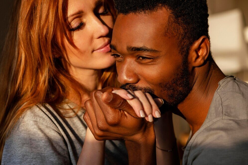 L’amour dans la diaspora : entre deux mondes ?